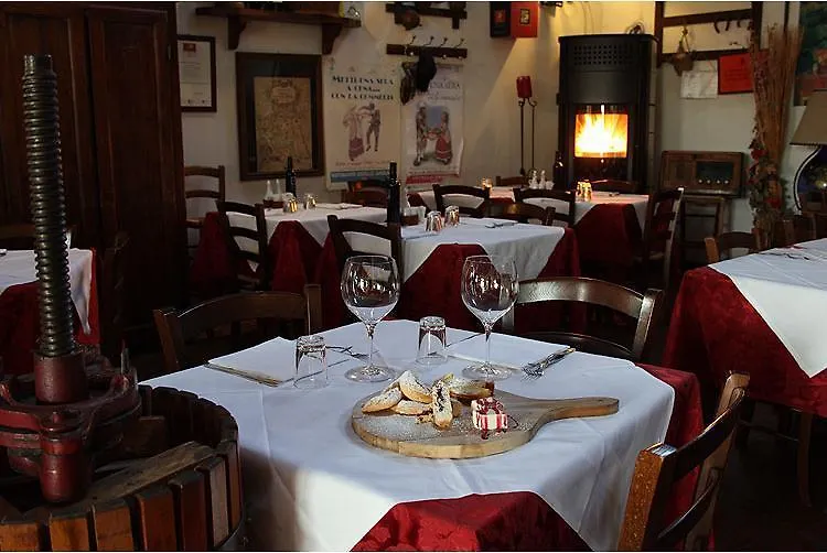 Hotel Ristorante Alloggio Ostello Amolara Adria
